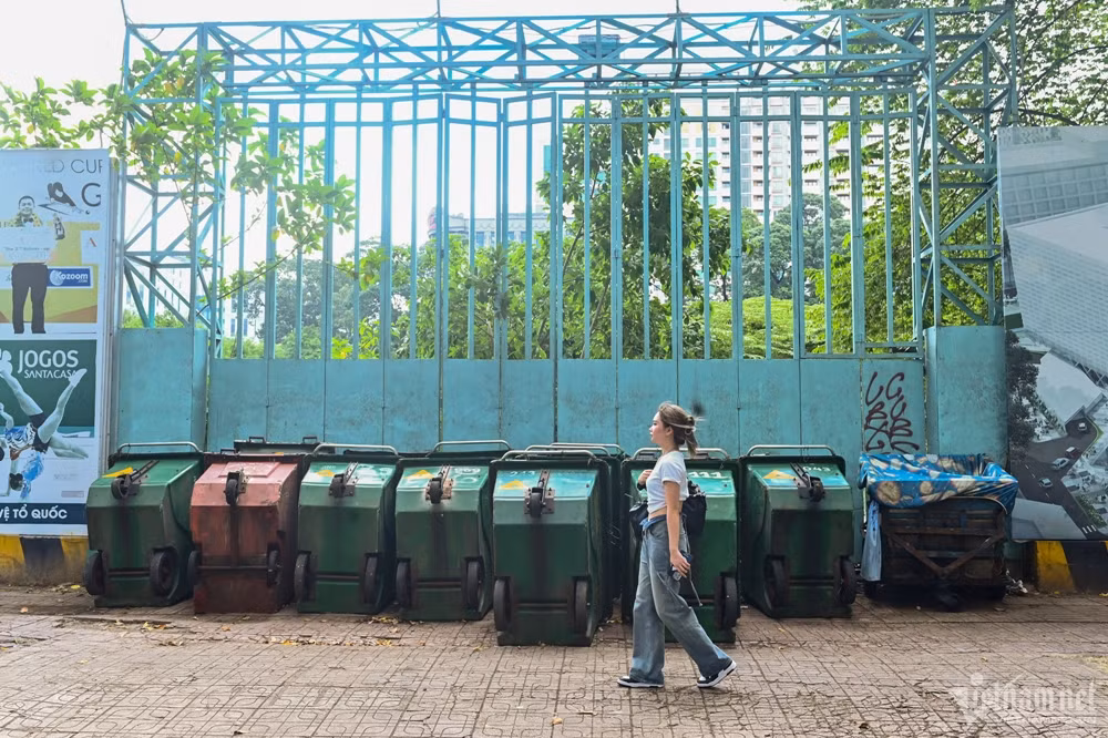 Liên quan đến dự án này, Văn phòng UBND TPHCM vừa có văn bản thông báo kết luận của ông Dương Anh Đức - Phó Chủ tịch UBND thành phố, và ông Bùi Xuân Cường - Phó Chủ tịch UBND thành phố, tại cuộc họp về dự án xây dựng Trung tâm thể dục thể thao Phan Đình Phùng. (Ảnh: Vietnamnet).
