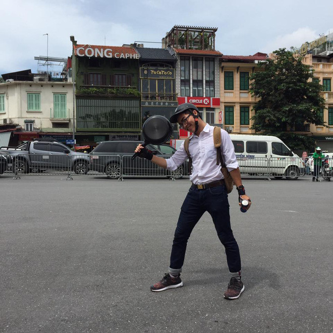 Dù không còn sôi nổi như trước nhưng với chiếc chảo cầm trên tay không ít bạn trẻ đã nhanh chóng liên tưởng ngay đến trào lưu này.