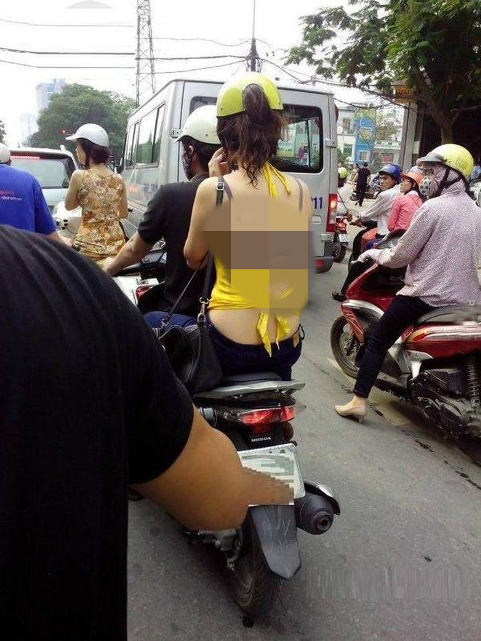 Có lẽ nhiều cô gái đã quên chức năng chính của quần áo đó là để che chắn cơ thể.