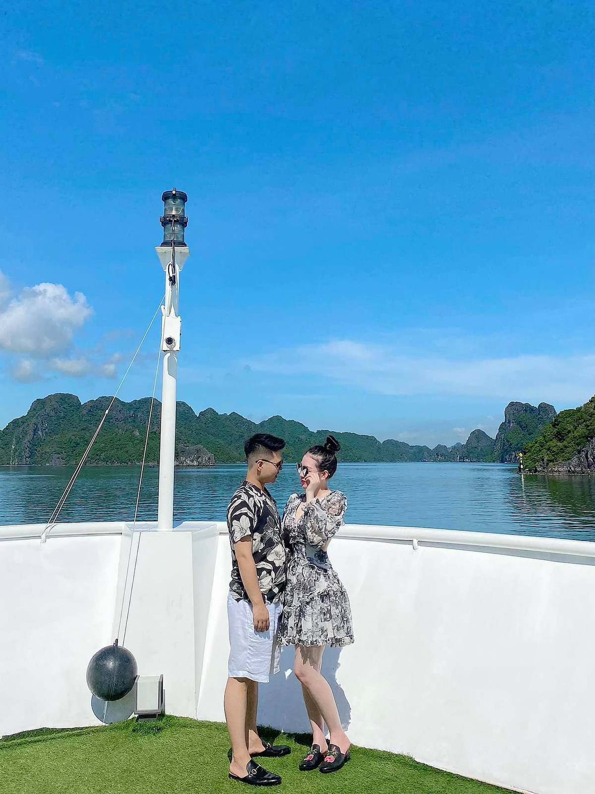 Sau sinh, cô dâu đeo đầy vàng Nam Định đã thon gọn hơn hẳn, với nhan sắc "gái 1 con" mặn mà.