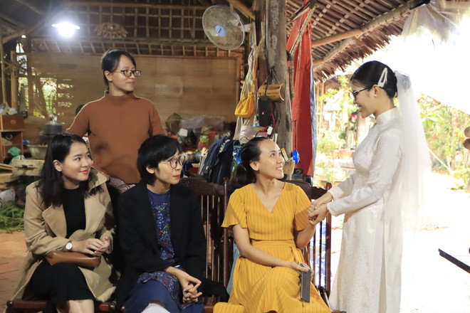 Sau 3 năm tìm hiểu, họ quyết định đi tới hôn nhân. Tiệc báo hỷ nói trên được cặp đôi trân trọng gọi bằng cái tên là "'tiệc biết ơn".