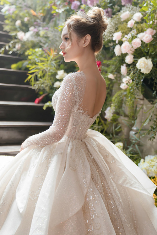 Đến ngày 12/3/2019, Xemesis đã chính thức ra mắt bạn gái với bạn bè và người hâm mộ.