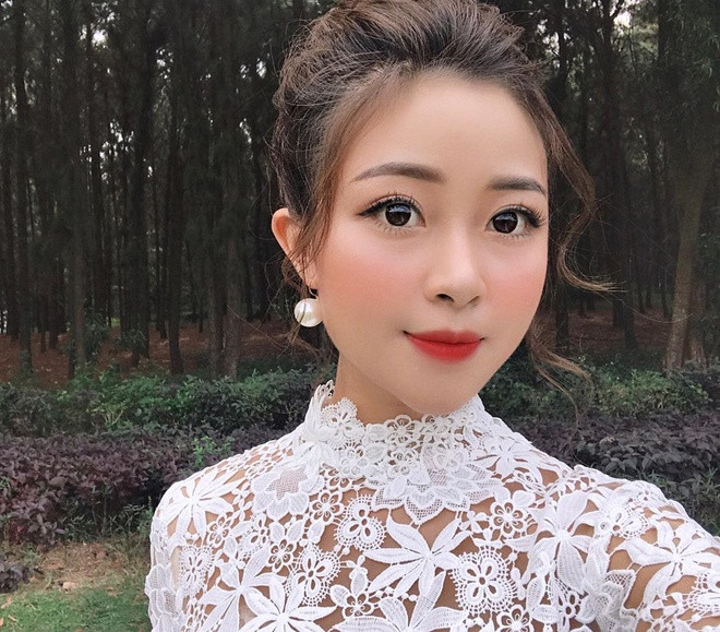 Dan WAGs Viet tung buoc chan theo nghiep nha giao la ai?