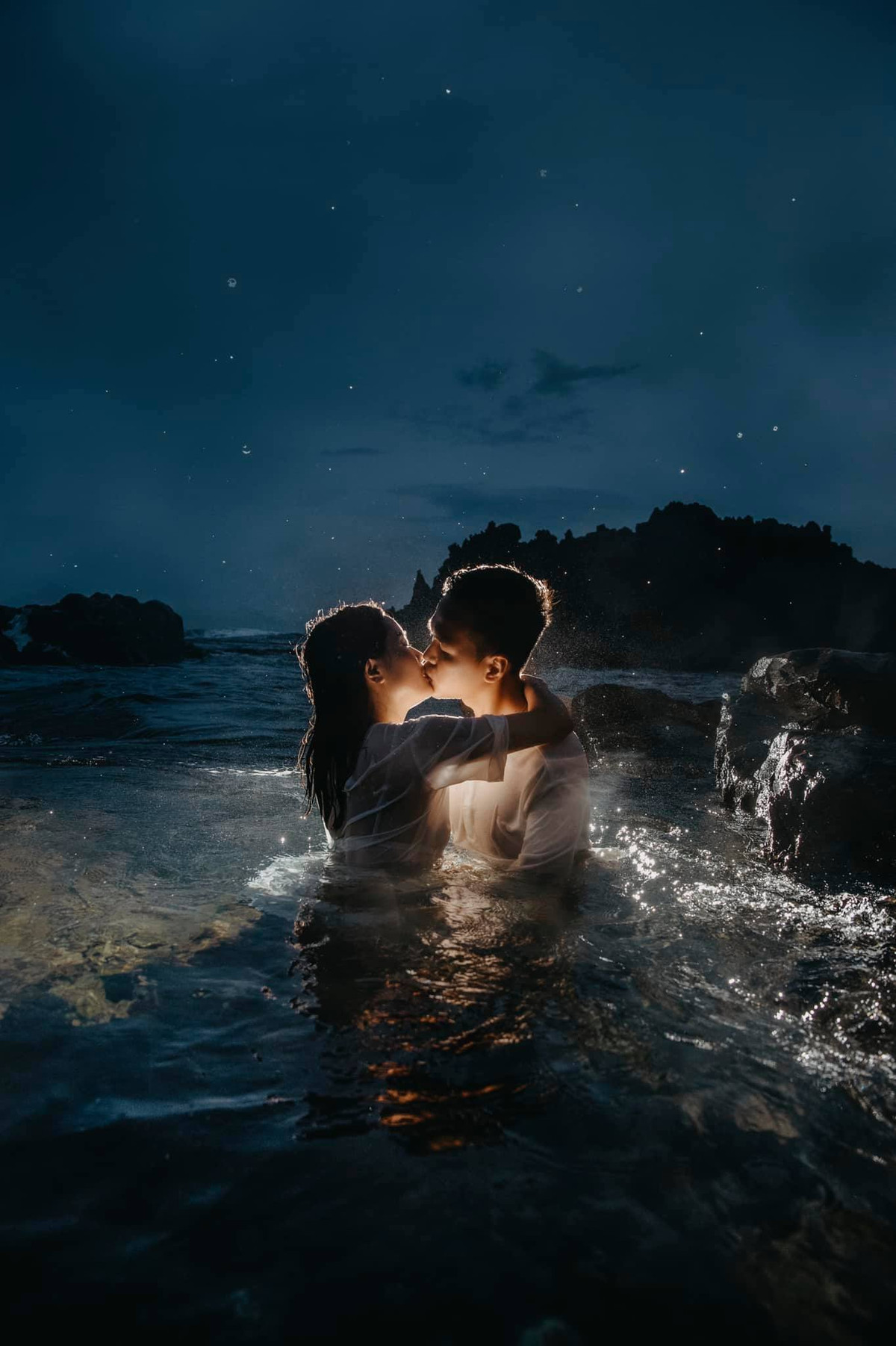 Chim Sẻ Đi Nắng và vợ đã có thời gian yêu nhau khá lâu trước khi thần đồng AoE Việt Nam chính thức công khai hình ảnh người yêu.