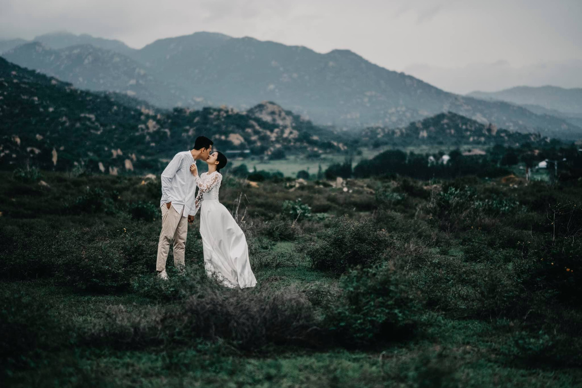 Nổi tiếng trong làng game bao nhiêu thì ở ngoài đời, Chim Sẻ Đi Nắng (Nguyễn Đức Bình, sinh năm 1996) lại kín tiếng bấy nhiêu, đặc biệt là chuyện tình cảm.