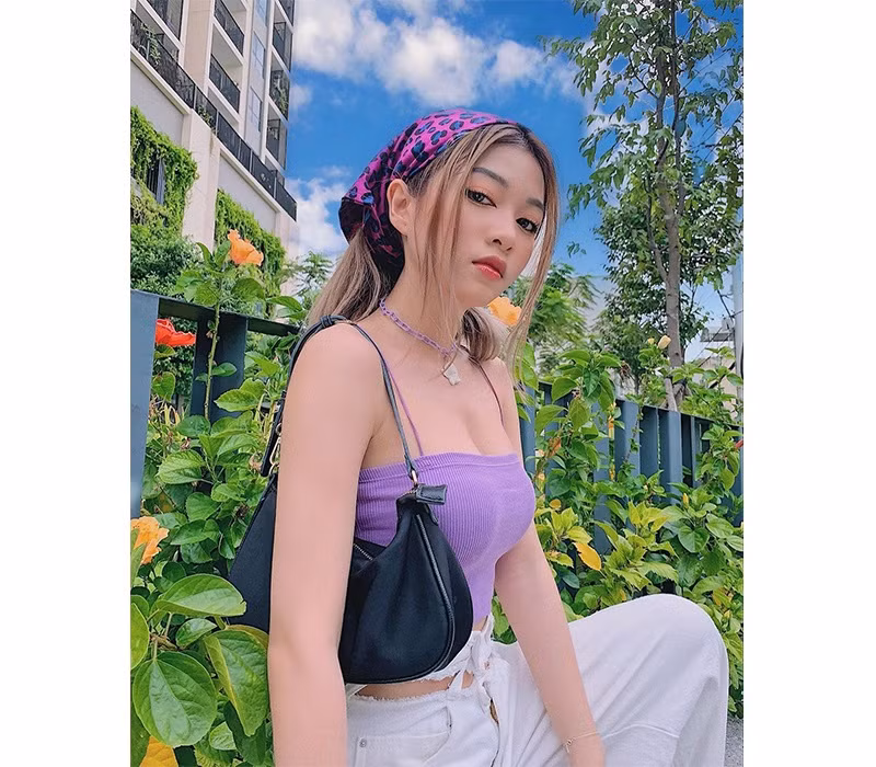 Gương mặt sáng cùng guu thời trang cá tính mang phong cách Hàn Quốc chính là một trong những lợi thế giúp Bảo Ngọc gây chú ý với mọi người.