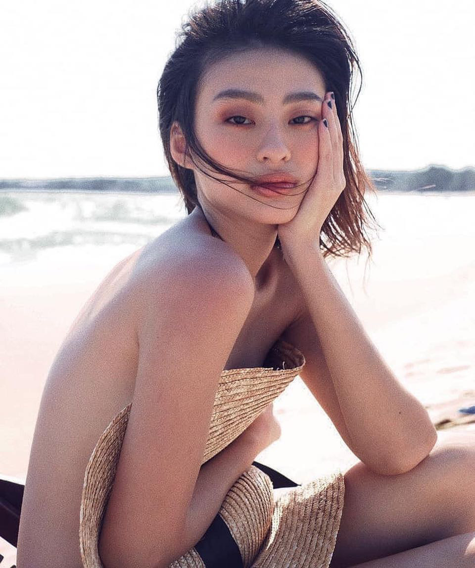 Nhiều người còn nhận xét hot girl Dương Minh Ngọc có thần thái của một ngọc nữ, toát lên vẻ thuần khiết, thoát tục.