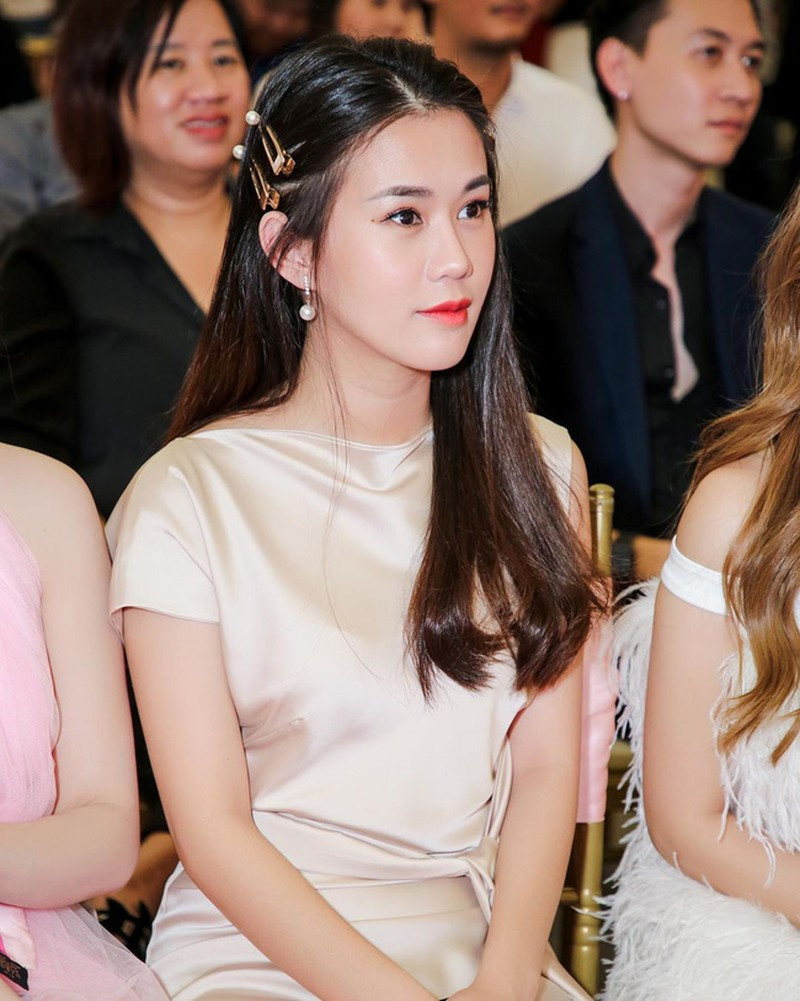 Ngọc Thảo là một trong những hot girl đời đầu. Cô nàng được yêu mến bởi gương mặt xinh xắn, trẻ trung, lối diễn xuất linh hoạt và nhất là nụ cười duyên dáng.