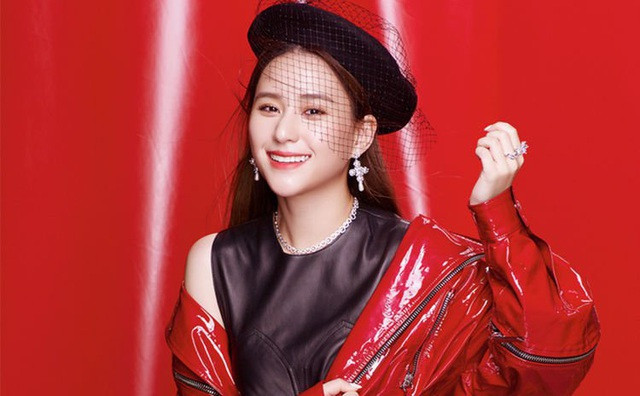 Trong 11 người con gái, Hà Siêu Liên (Laurinda Ho) là ái nữ nhà tỷ phú được chú ý nhất vì tài năng và gương mặt xinh đẹp cùng vóc dáng mảnh mai, gợi cảm.