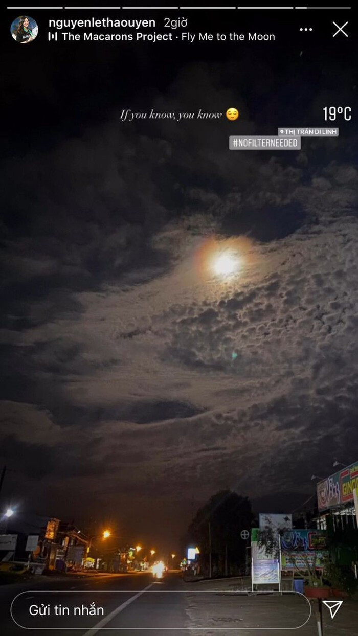 Giữa lúc này cư dân mạng khá bất ngờ khi tiếp tục xuất hiện thêm dòng trạng thái nghi vấn khác có vẻ như đang nhắm đến Huỳnh Anh. Đó không ai khác chính là cô bạn thân hot girl võ thuật - Thảo Uyên, cô gái này đã đăng story bóng gió: "If you know, you know" (Nếu bạn biết thì bạn sẽ hiểu thôi).