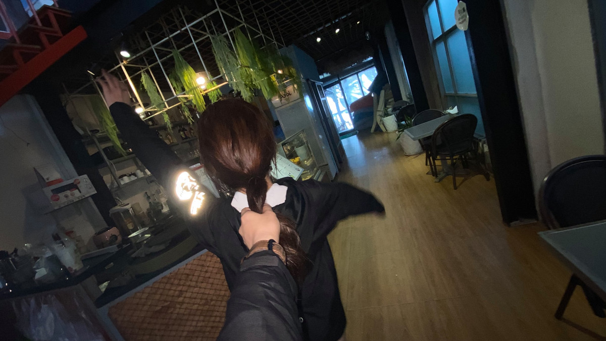 Tuy nhiên bộ ảnh ra đời với mục đích giải trí vui vẻ là chính nên phần lớn mọi người đều vui vẻ hưởng ứng, thích thú với phong cách chụp ảnh của cặp đôi này.