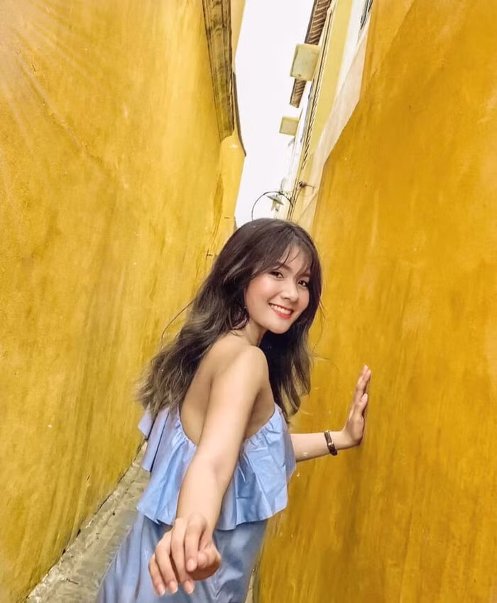 Giang Jolie đã có cơ hội được đi du lịch nhiều nơi trong nước như: Cô Tô, Đà Nẵng, Đà Lạt,...