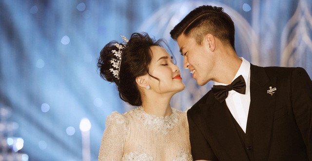 Quỳnh Anh sau đó đã đã lên tiếng bảo vệ cho thợ makeup của mình. Cô chia sẻ: "Là ai, làm nghề nào cũng vậy, chắc chắn có 1 ngày bạn phạm lỗi. Nhưng là đồng nghiệp, đừng lấy sai lầm của người khác để tôn mình lên".