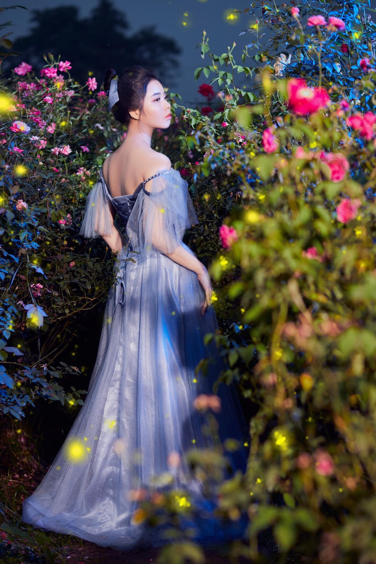 Nổi bật trên mạng xã hội với hàng ngàn lượt theo dõi, hot girl Quảng Ninh khiến không ít người ngưỡng mộ với thành tích học tập cực "khủng" như được vào đội tuyển học sinh giỏi Quốc gia, đạt giải Nhì môn Ngữ Văn duy nhất vào năm 2018, ...