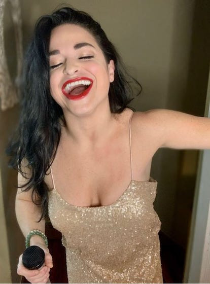 Samantha biết có nhiều người bình luận ác ý về mình, nhưng cô không bận tâm. Cô gái tin rằng khuôn miệng to lớn là một phần khiến giọng hát của cô trở nên đặc biệt.