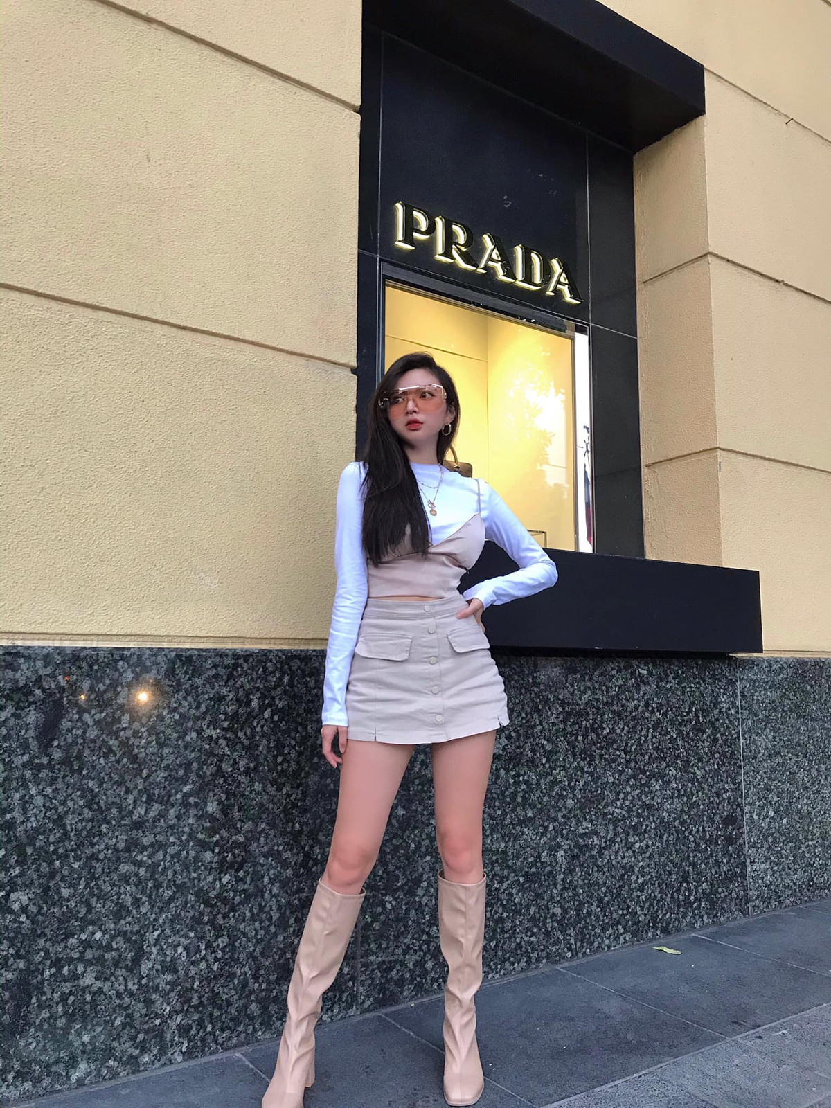 Nổi tiếng trên mạng xã hội với gương mặt khả ái, vóc dáng chuẩn đẹp đầy cuốn hút, hiện tại Kim Chi đang là người mẫu, diễn viên tự do.