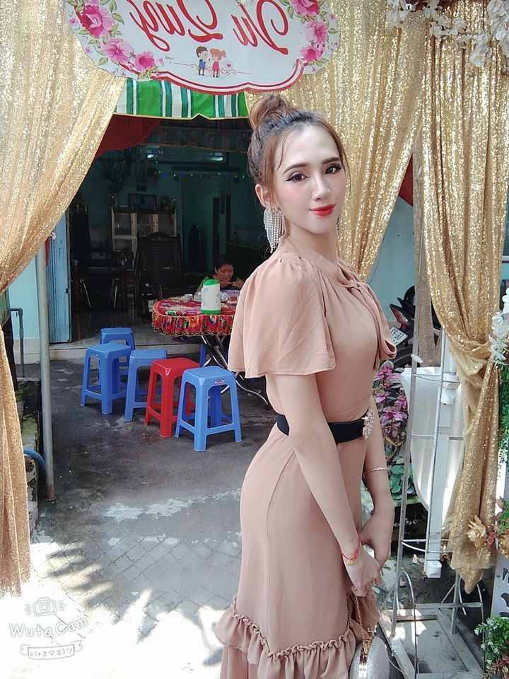 Trước đó, Minh Anh thường tham gia các cuộc thi nhan sắc dành cho người chuyển giới và không ít lần đạt giải.