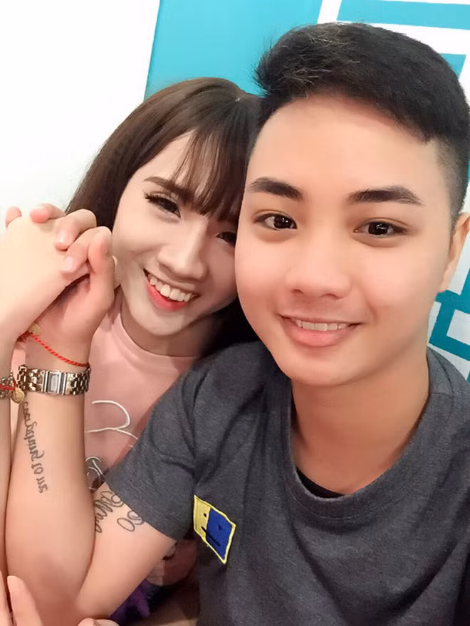 Mặc dù là người chuyển giới từ nam sang nữ, thế nhưng Minh Anh vẫn sở hữu được ngoại hình mềm mại, duyên dáng không khác gì một cô gái thực thụ.