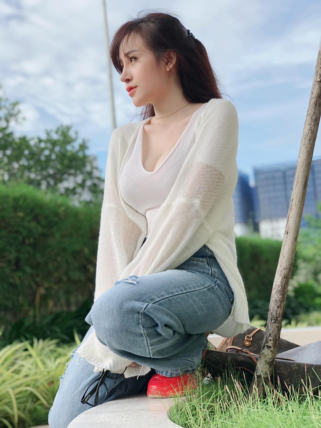 Sau 7 năm kín tiếng và đặc biệt sau lệnh cấm năm 2013, dường như bà Tưng có phần ngoan hơn.