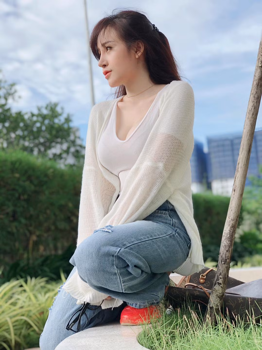 Sau 7 năm kín tiếng và đặc biệt sau lệnh cấm năm 2013, dường như bà Tưng có phần ngoan hơn.