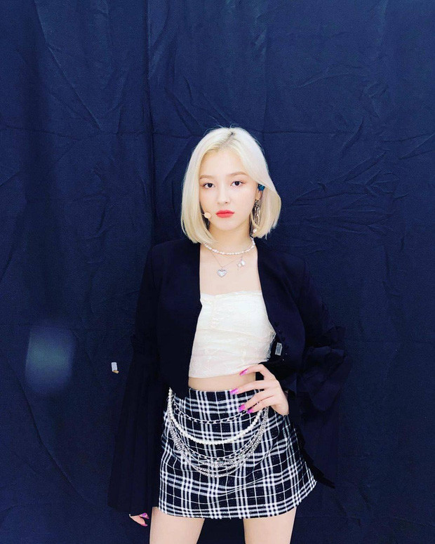 Hậu giảm cân, body của Nancy đã trở nên thon gọn đáng kể, cô không ngại phô diễn những đường cong hút mắt qua trang phục gợi cảm.