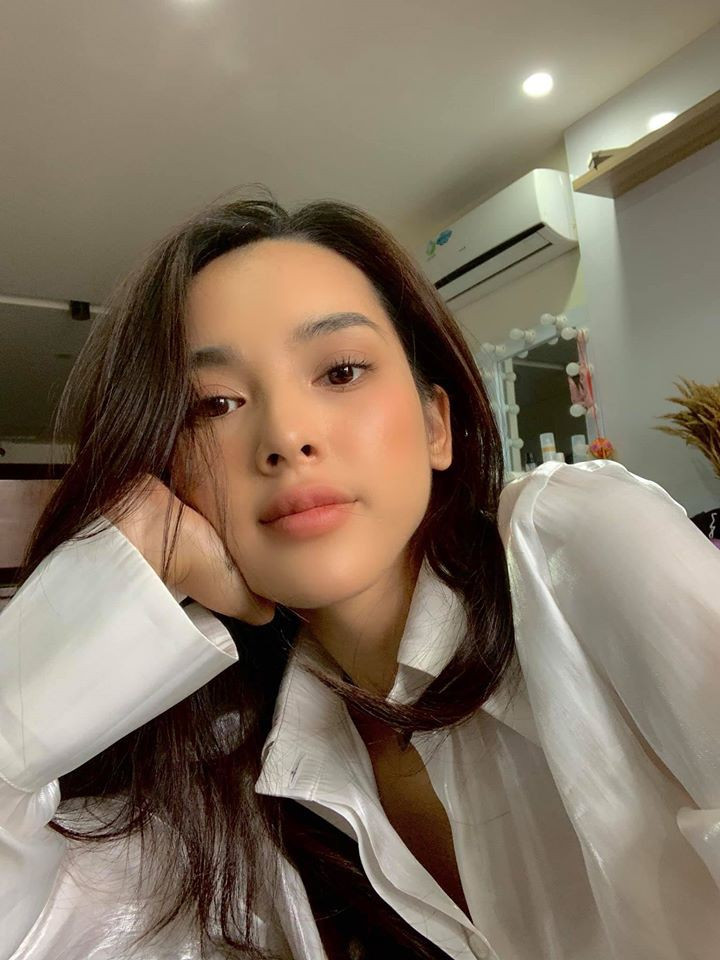 Tên tuổi của Quỳnh Lương từng phủ sóng khắp các mặt báo nhờ tham gia “Màu nước mắt” của Nguyễn Trần Trung Quân vào cuối năm 2018.