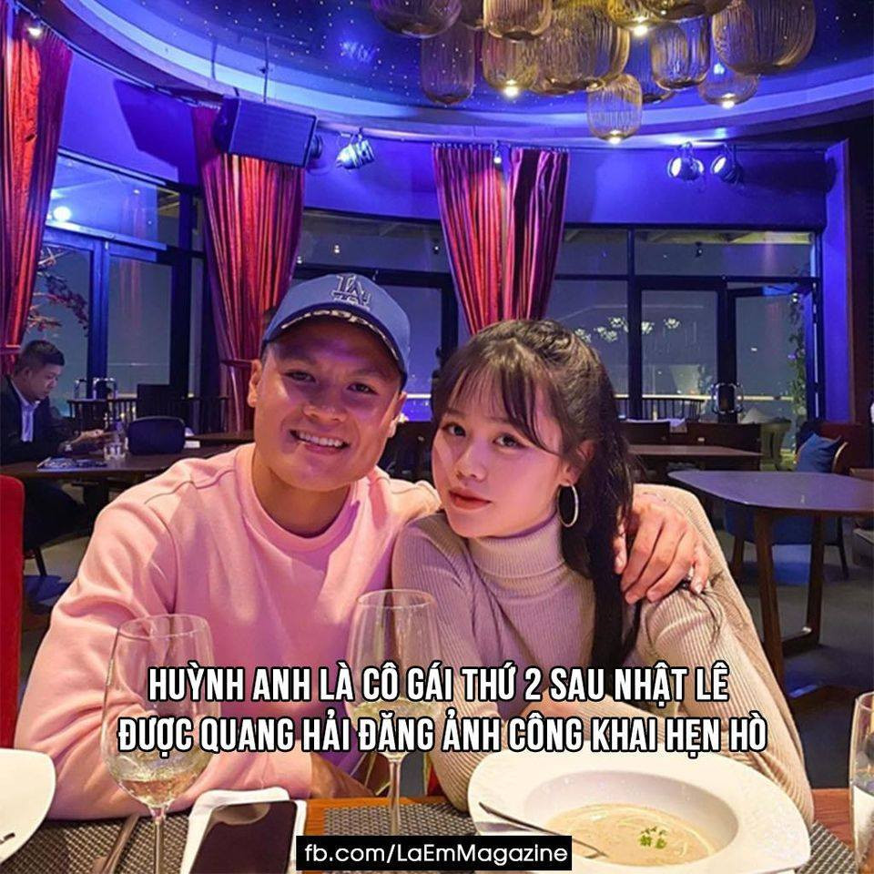 Quang Hải và Huỳnh Anh chính thức công khai yêu nhau vào ngày 12/5/2020. Hot girl sinh năm 1999 này là cô gái thứ 2 sau Nhật Lê được chàng tiền vệ đăng ảnh thông báo một cách chính thức.