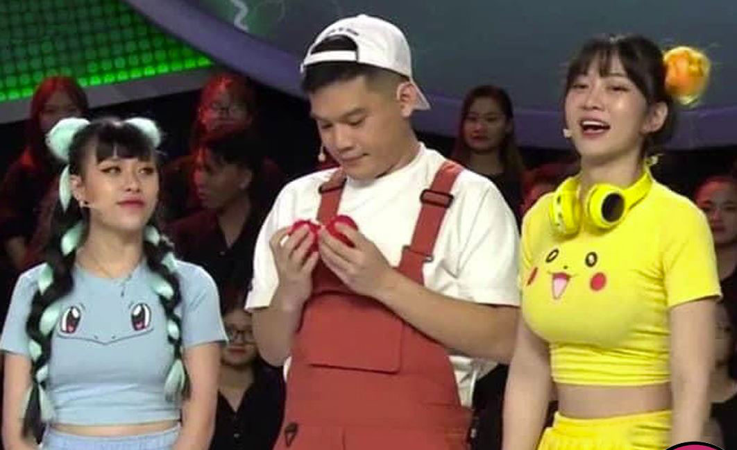 Xuất hiện trong chương trình Nhanh Như Chớp cùng với Tiktoker Long Chun và Trà Đặng, thời gian gần đây, Lê Bống là cái tên bị khán giả chỉ trích nặng nề khi mặc trang phục phản cảm lên sóng truyền hình.