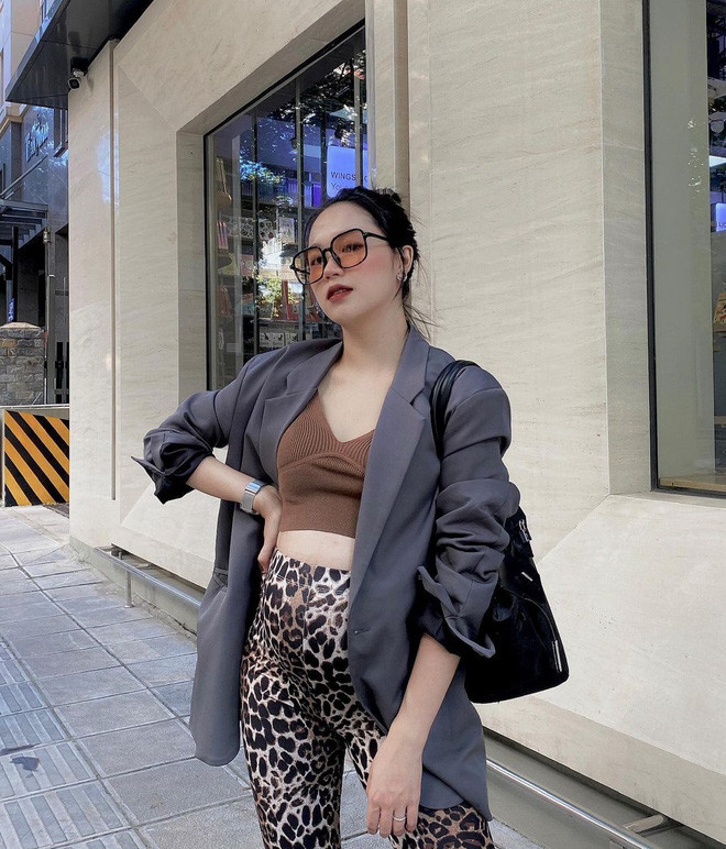 Từng là hot girl Hà thành Tâm Xíu hiện tại đang chuẩn bị chào đón đứa con đầu lòng và khiến nhiều chị em phải ghen tị vì gu thời trang ổn áp, bụng bầu vượt mặt mà vẫn cực sành điệu.