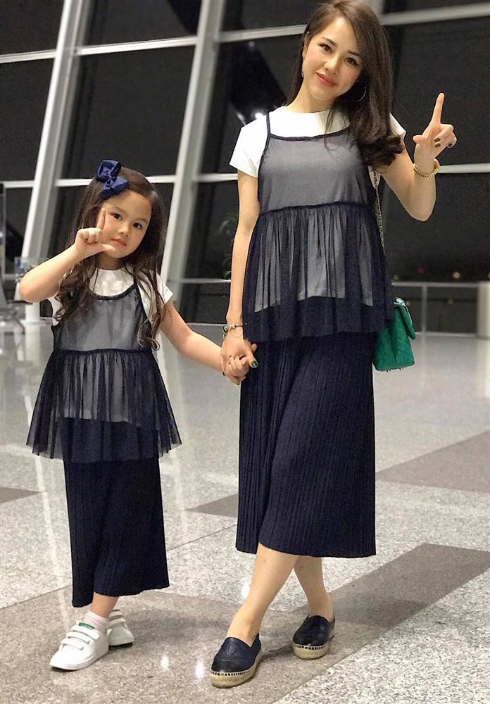 Với khán giả màn ảnh nhỏ, đặc biệt là những ai yêu thích mảng thời trang, Bạch Lan Phương không phải là cái tên xa lạ. Cô từng làm biên tập cho chương trình Thời trang &amp; Cuộc sống, VTV kết nối của Đài truyền hình Việt Nam.