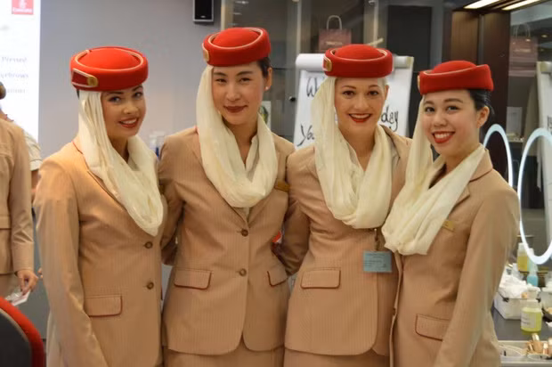 Cuu tiep vien hang khong dat nhat the gioi tiet lo goc khuat-Hinh-4