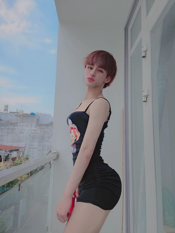 Loạt danh xưng như "trai đẹp song sinh của V - BTS", "chồng iu của các vợ"... là đều dùng để nhắc đến Trần Đức Bo.