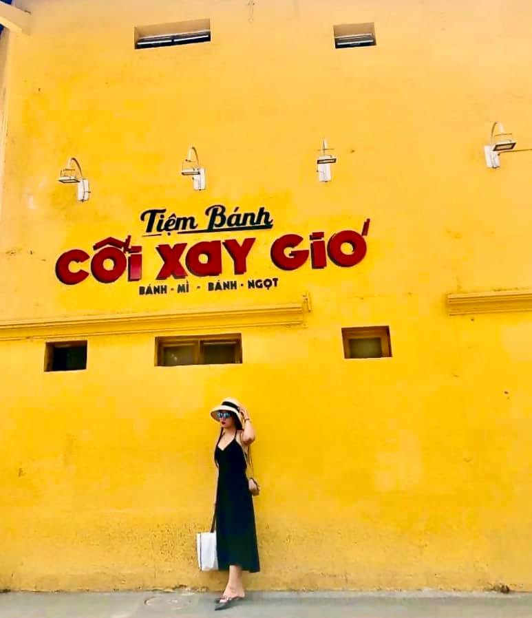 Mọi người hi vọng bức tường vàng huyền thoại sẽ được "tái sinh" ở một nơi khác, để du khách tiếp tục được gặp gỡ dấu ấn đẹp đẽ này khi ghé thăm thành phố ngàn hoa.