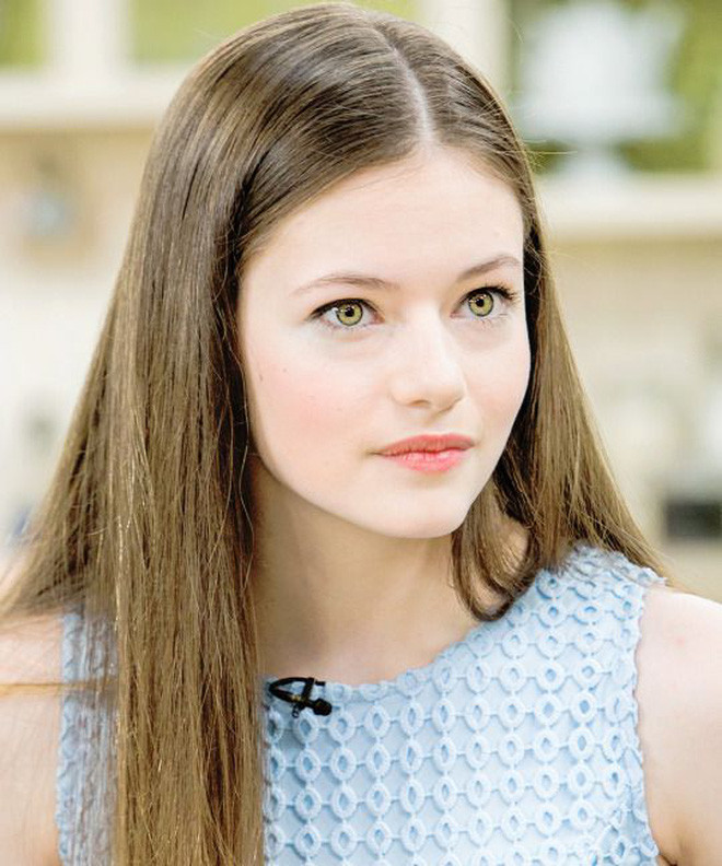 " Cô bé đẹp nhất thế giới" ngày nào giờ đã 20 tuổi, cô nàng vẫn là một diễn viên chuyên tâm với nghề. Cô nàng từng xuất hiện trong các bộ phim Twilight, Interstellar.