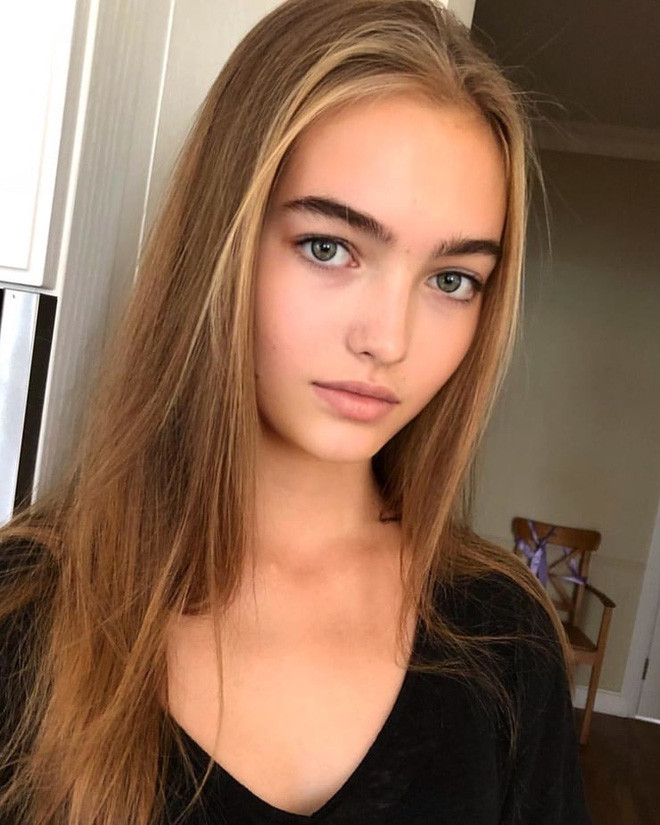 Ở tuổi 16, nhiều người cho rằng mẫu nhí năm nào đã "dậy thì thành công" mĩ mãn.