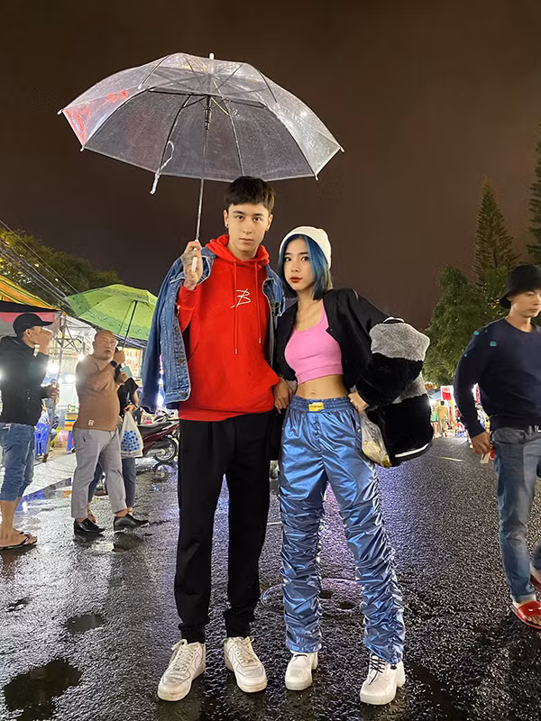 Cùng sở hữu ngoại hình ưa nhìn, cùng có gu thời trang cực chất nên mỗi lần sánh đôi cặp "chị em" này lại khiến dân tình xốn xang.