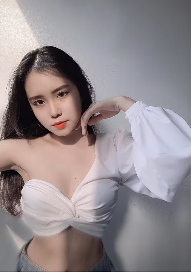 Trong tương lai, Cẩm Nhung muốn trở thành một người phụ nữ độc lập và có khả năng lo cho gia đình của mình.