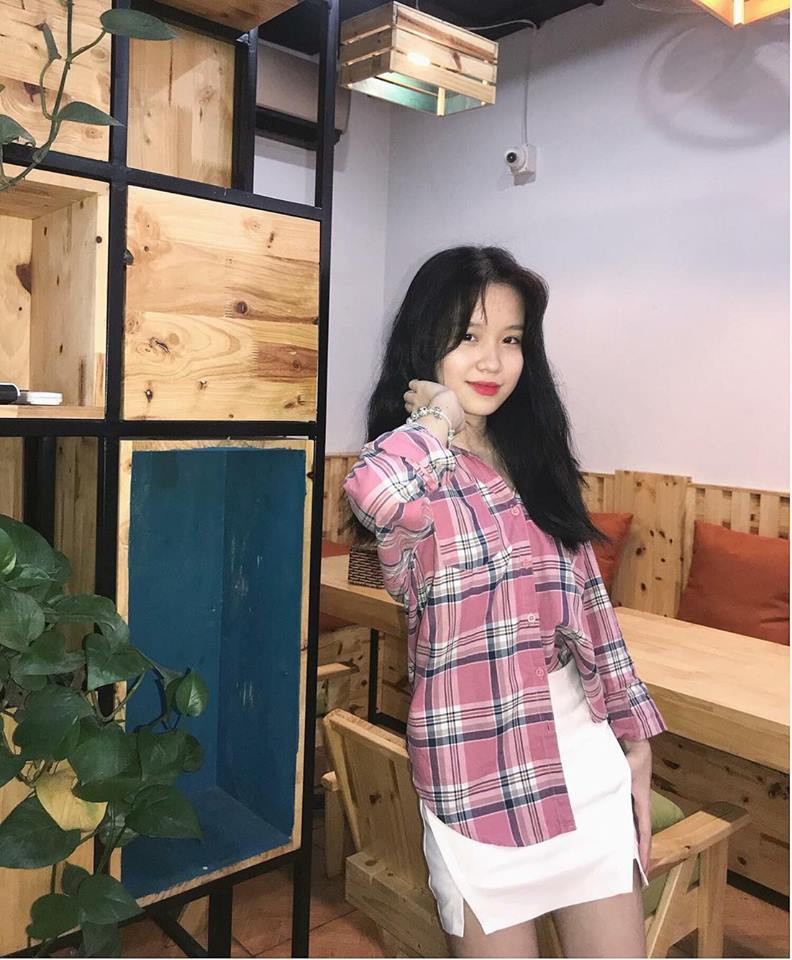 Cô gái này được đánh giá ngày càng xinh đẹp, quyến rũ hơn xưa.