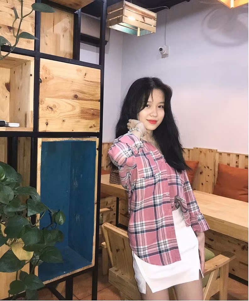 Cô gái này được đánh giá ngày càng xinh đẹp, quyến rũ hơn xưa.