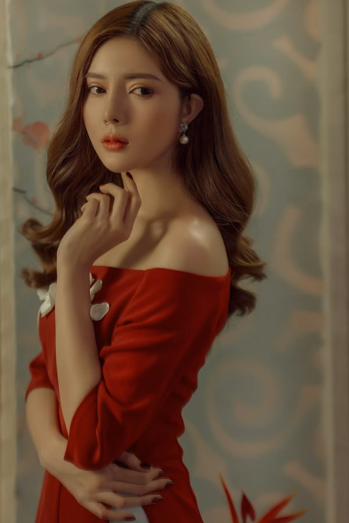 Về phần công việc, cô nàng đã nhiều lần quyết từ bỏ danh xưng hot girl để hoạt động nghệ thuật bằng cách tham gia đóng phim. Tuy nhiên, nỗ lực dường như không thành công khi các vai diễn của Lilly Luta hầu như không để lại tiếng vang nào.