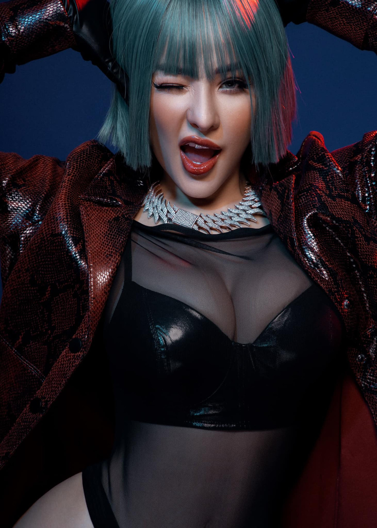 Sau vụ việc bị phạt vì mặc bikini phản cảm đi diễn và đăng một loạt ảnh nhạy cảm lên trang cá nhân, Ngân 98 gần đây có vẻ đã tiết chế và bớt phản cảm hơn.