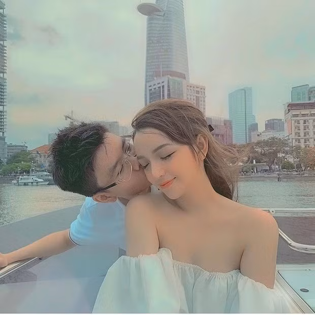 Với những động thái rõ ràng thế này, fan của Phan Hoàng - Khánh Hà lại không khỏi tiếc nuối với mối tình đẹp một thời này.