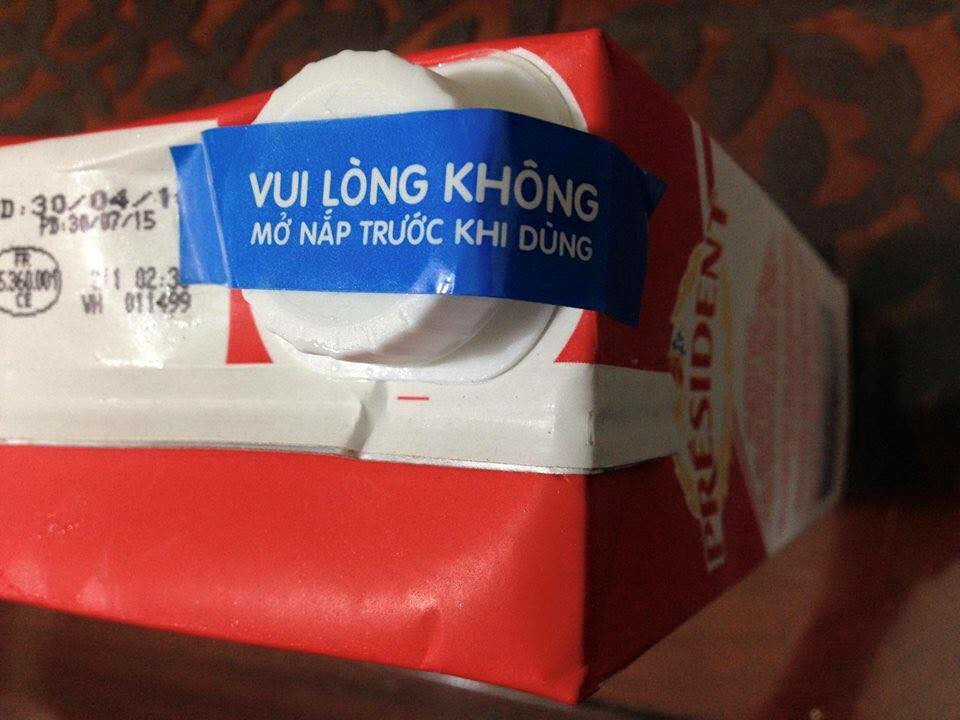 Không mở nắp thì sao mà uống được nhỉ?