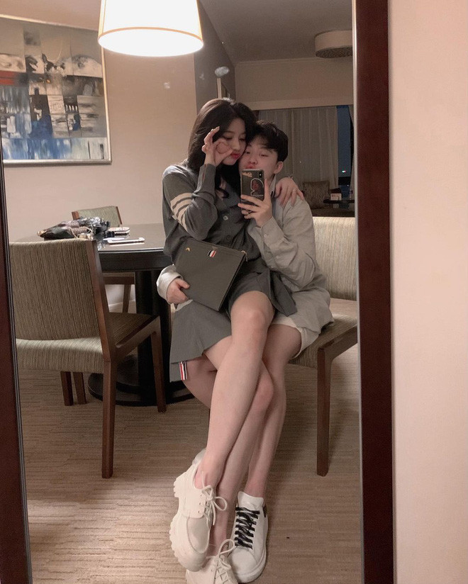 Cả hai đều sở hữu ngoại hình hơn người nên khi đứng cạnh nhau thì đúng là không còn gì để chê.