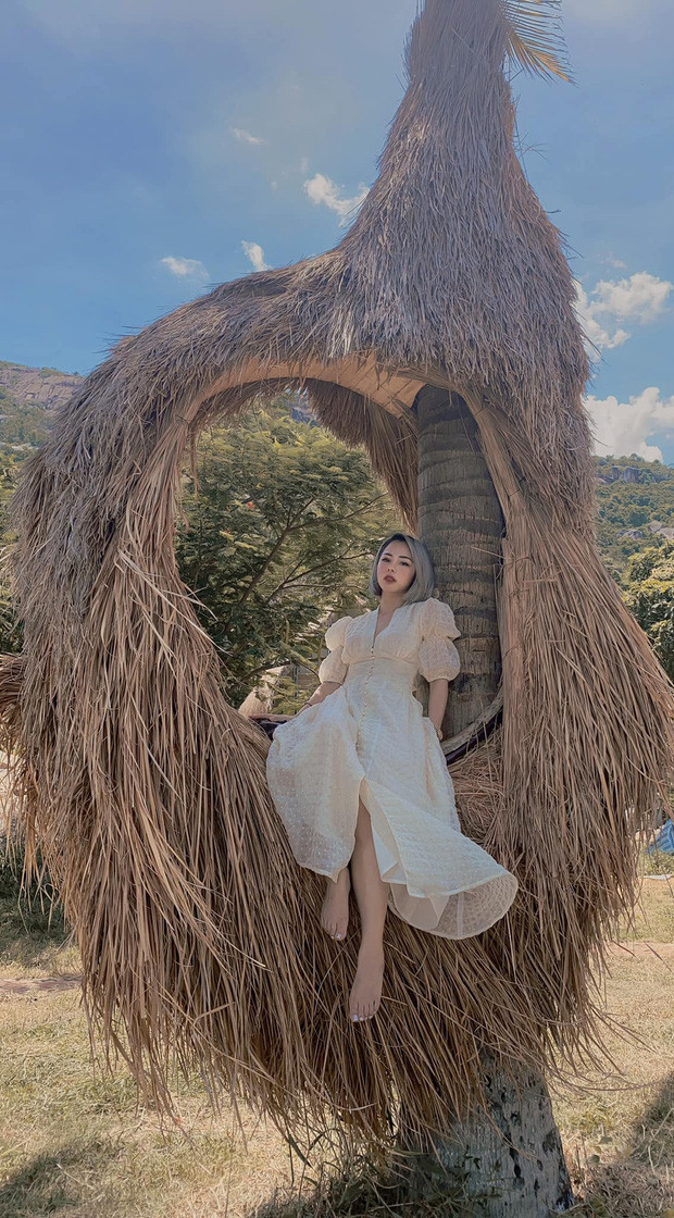 Bên cạnh đó, bạn gái Huỳnh Anh cũng chia sẻ nhiều bài viết nêu quan điểm về việc chăm sóc con và gia đình, nhận được sự chú ý của nhiều bà mẹ bỉm sữa.