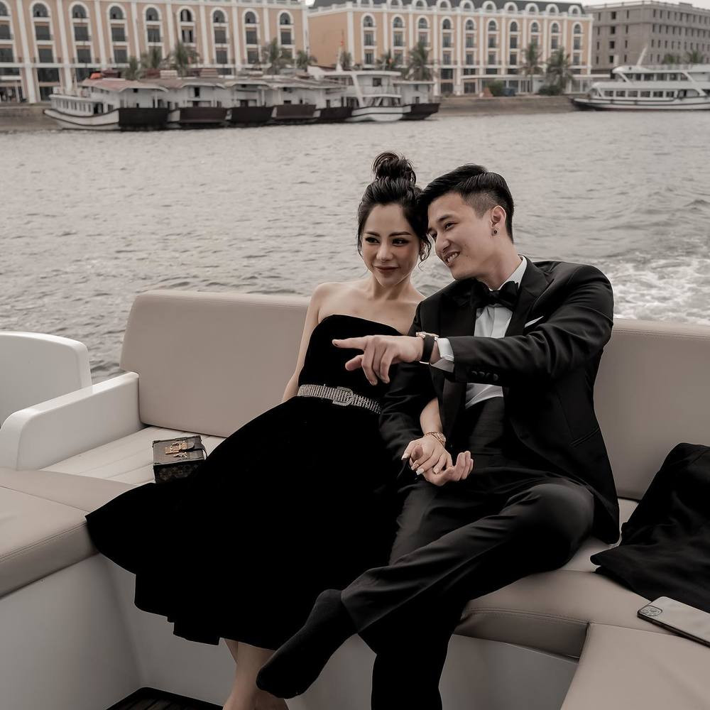 Soi đường cong nóng bóng của bạn gái "hot mom" của Huỳnh Anh Soi duong cong nong bong cua ban gai