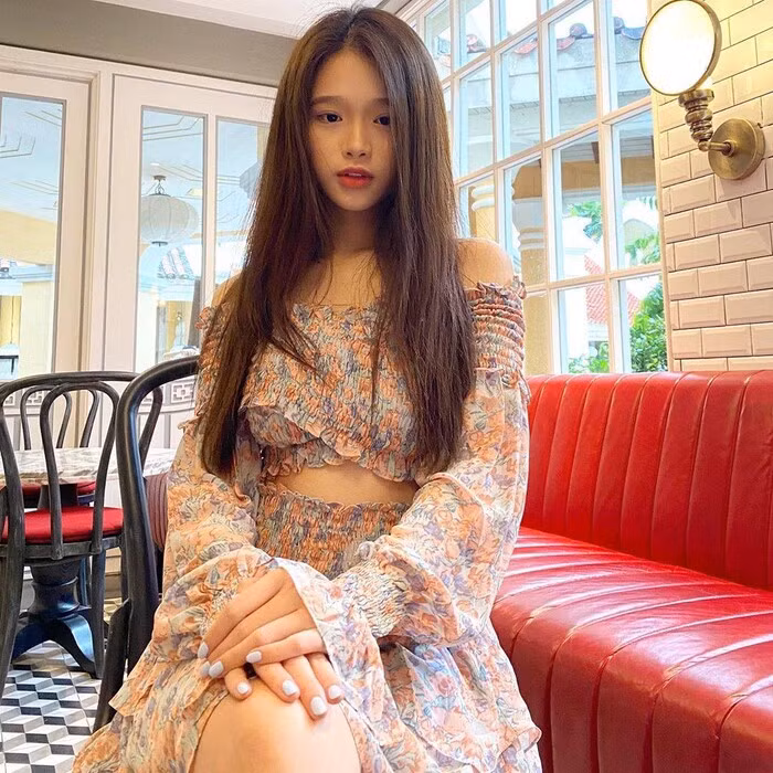 Không còn là hot teen ngây thơ, hồn nhiên ngày nào Linh Ka bắt đầu theo đuổi hình ảnh ngọt ngào, nữ tính nhưng vẫn rất gợi cảm, sang chảnh. Ảnh: IG nhân vật