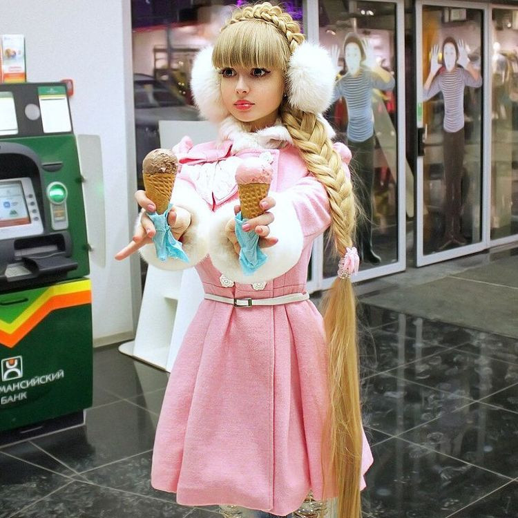 Sau nhiều năm nổi tiếng, người đẹp 31 tuổi được nhận xét ngày càng xinh đẹp, mặn mà.