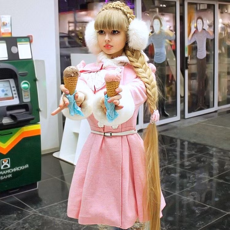 Sau nhiều năm nổi tiếng, người đẹp 31 tuổi được nhận xét ngày càng xinh đẹp, mặn mà.