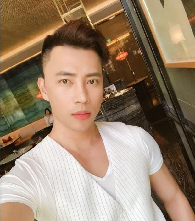Thông tin nam CEO "hot boy" Jason Nguyễn bị bắt tạm giam vì lừa đảo chiếm đoạt 57 tỷ đồng của đối tác nước ngoài đang gây xôn xao trên nhiều diễn đàn mạng xã hội. Không ít cư dân mạng khá sốc vì anh chàng này trước đó được biết đến là một CEO tuổi trẻ, tài cao, có hàng trăm nghìn người theo dõi trên mạng xã hội.